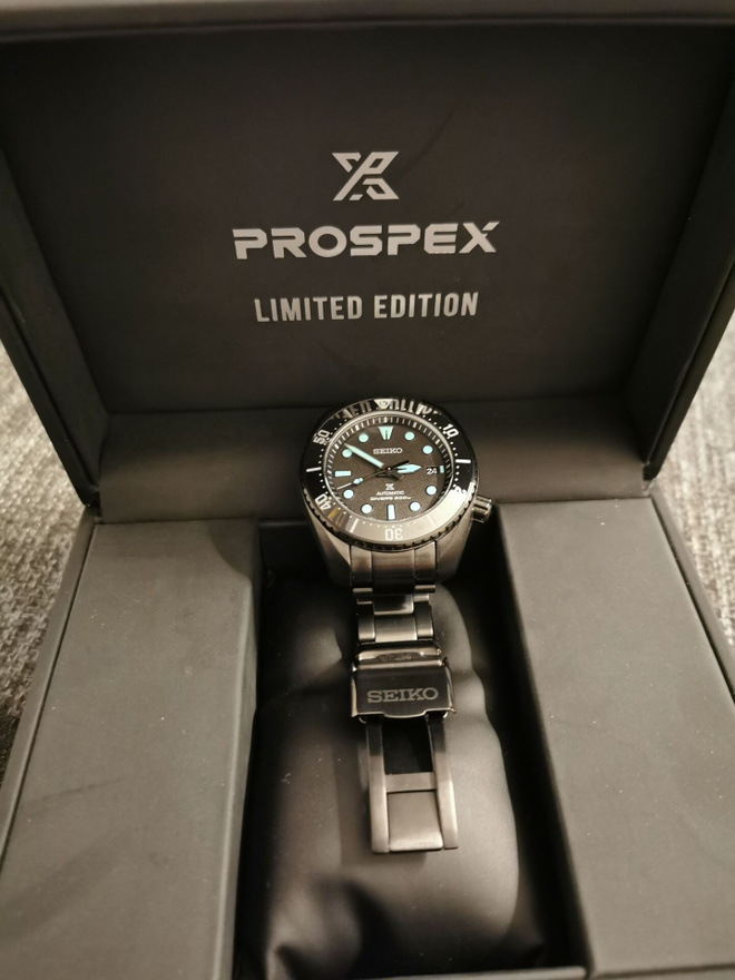 Seiko night vision sumo Black series.