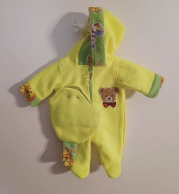 Baby Bornille haalari ja pipo