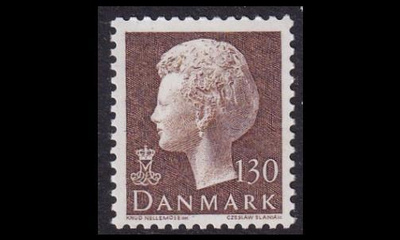 Tanska 723 ** Margrethe 130 öre ruskea (1981)