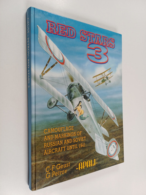 Carl-Fredrik ym. Geust : Red stars 3 : Camouflage and mar...