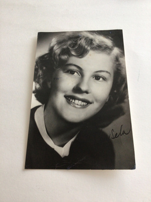 Armi Kuusela kulkenut 1952,nimikirjoituksella