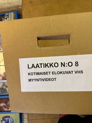 29 kpl VHS-elokuvia kotimaisia