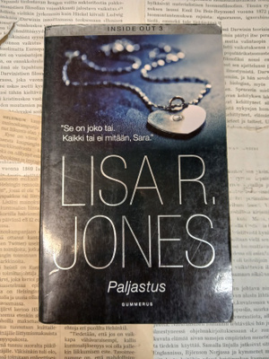 Lisa R. Jones - Paljastus (pokkari)