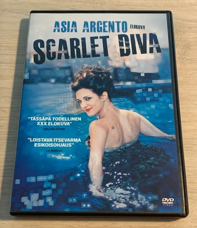 Asia Argento: SCARLET DIVA (2000)