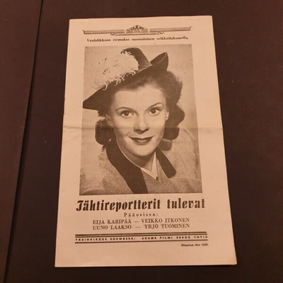 Elokuvamainos Tähtireportterit tulevat, Adams filmi