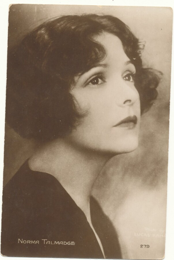 Filmitähti NORMA TALMADGE - vanha kortti