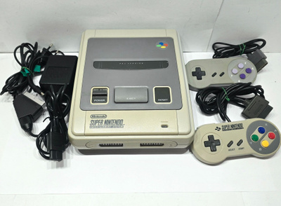 SNES konsoli + 2 ohjainta [4]