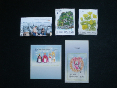 Postituore erä vuoden 2000 postimerkkejä **