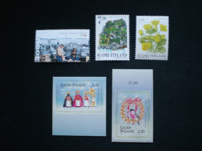 Postituore erä vuoden 2000 postimerkkejä **