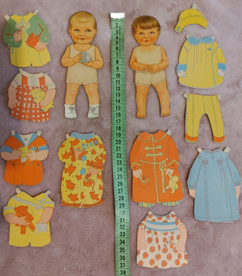 Paperinuket pikkutyttö ja -poika 1940-50-luku