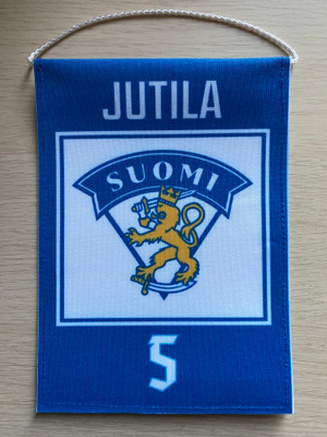 Timo Jutila #5 Suomen maajoukkuepelipaidan jäädyttämisviiri