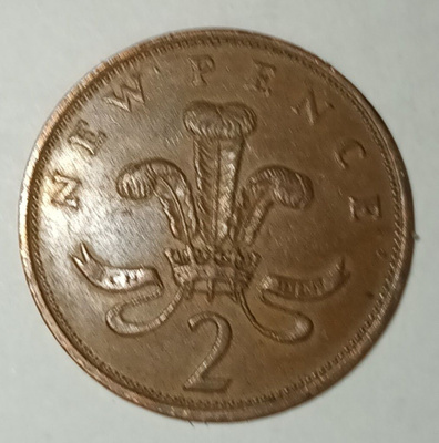 Iso-Britannia 2 p (New Pence) 1975, 2 kuvaa