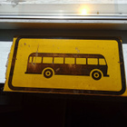 Vanha liikennemerkki paikallisliikenteen bussipysäkki kyltti - pikkukuva 2