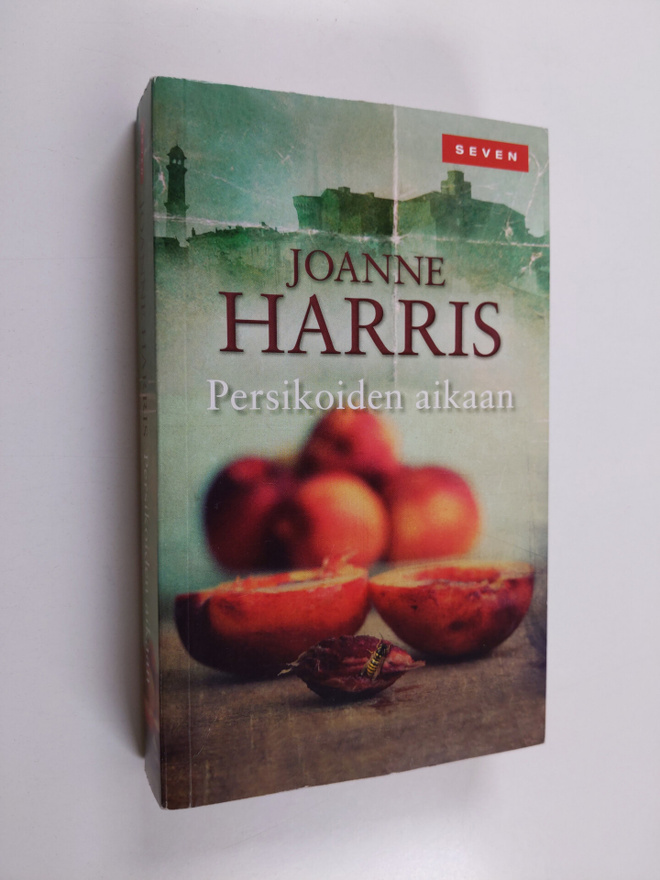 Joanne Harris : Persikoiden aikaan