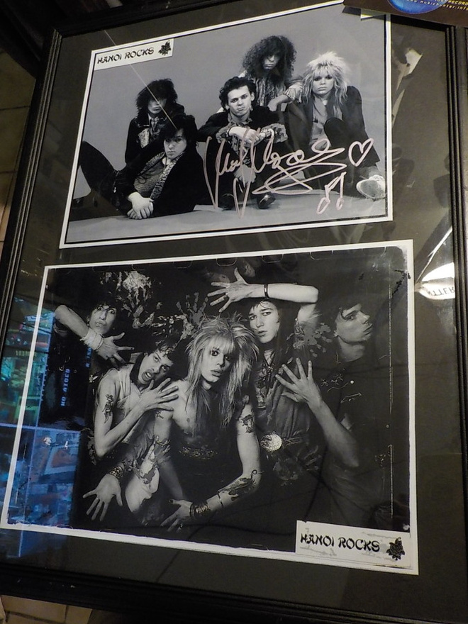HANOI ROCKS TAULU MIKEN NIMMARILLA (W)