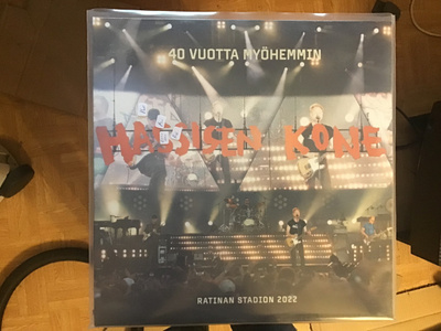Hassisen kone 40 vuotta myöhemmin 3LP MUOVEISSA