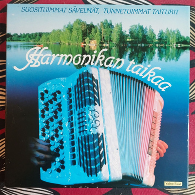 7 vinyyli LP-levyn boxi "Harmonikan taikaa"
