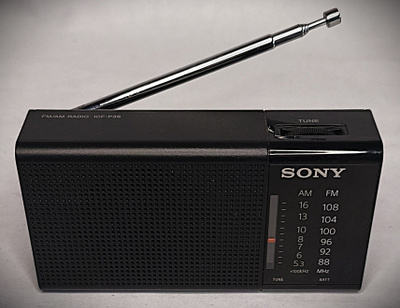 Matkaradio Sony, kuin uusi