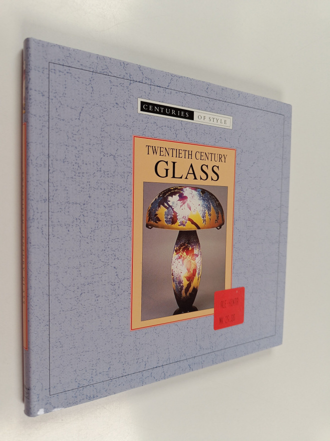 Judith Millidge : Twentieth-century glass