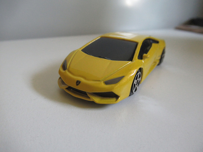 Lamborghini pienoismalli pit. 8cm