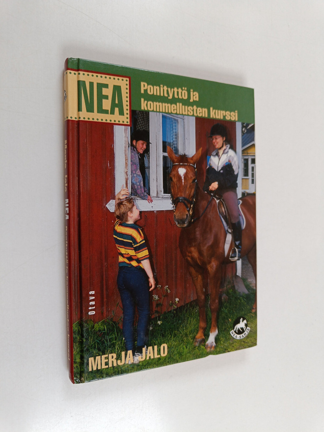 Merja Jalo : Ponityttö ja kommellusten kurssi