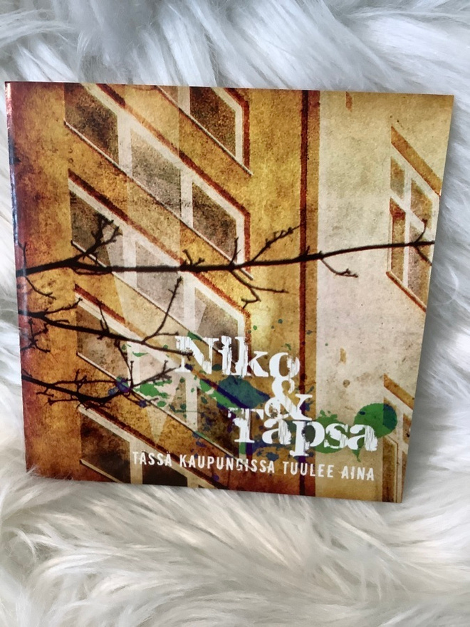 NIKO & TAPSA:TÄSSÄ KAUPUNGISSA TUULEE AINA