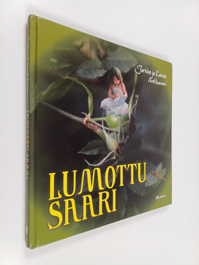 Laura Antikainen : Lumottu saari