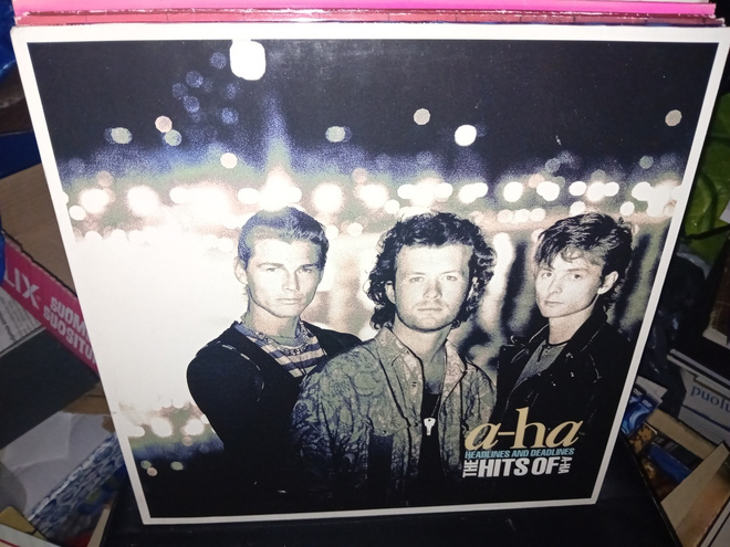 LP A-ha : The Headlines and Deadlines ( SIS POSTIKULU )
