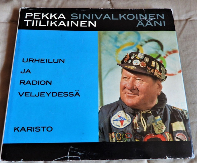 Pekka Tiilikainen SINIVALKOINEN ÄÄNI