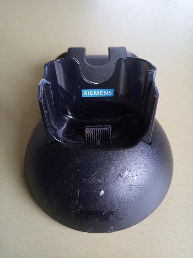 Siemens S30880-S4001-A1-1 Laturi