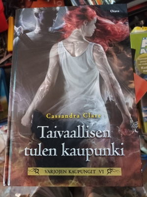 Cassandra Clare kirjat