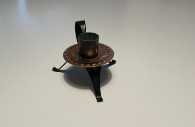 Vintage kynttilänjalka, musta ja kupari
