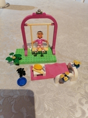 LEGO BELVILLE 5820 GIRL ON SWING