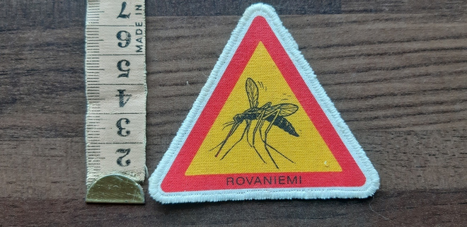 Rovaniemi vintage kangasmerkin harvinainen sääski