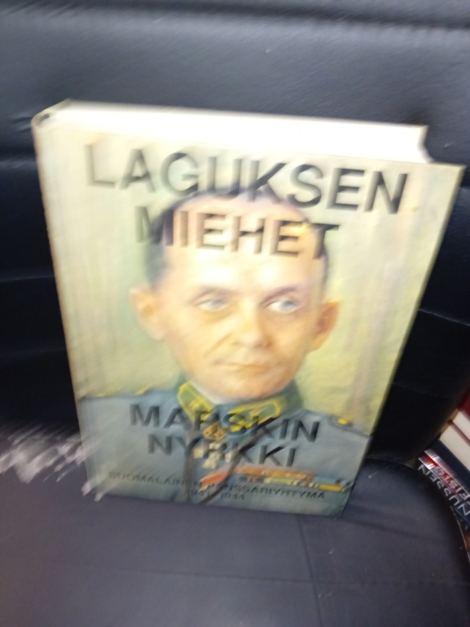 Erkki Käkelä : Laguksen miehet - Marskin nyrkki ( SIGNED )
