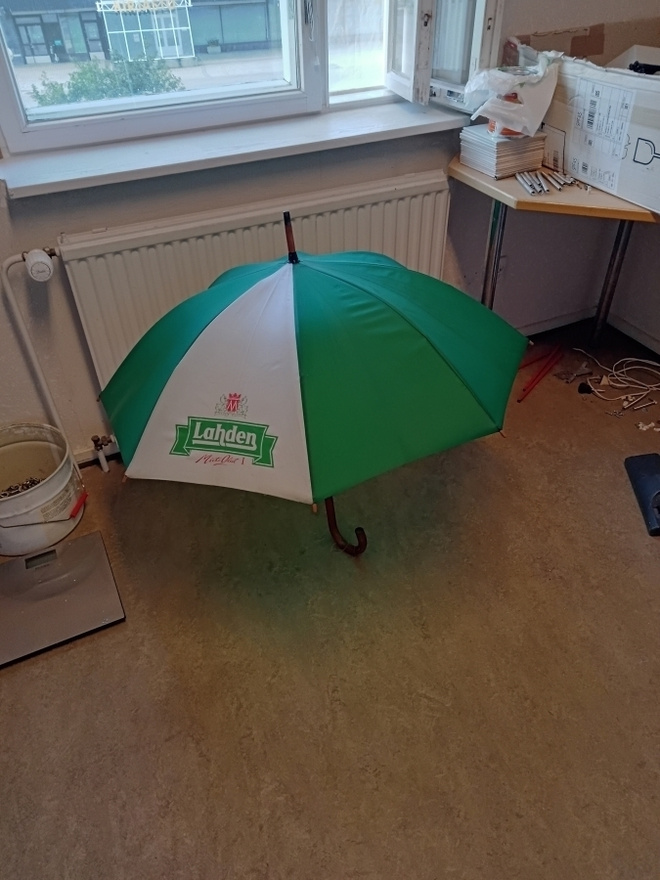 Lahden mieto olut I sateenvarjo
