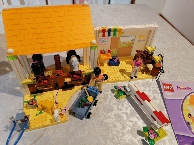 LEGO BELVILLE 5941 RIDING SCHOOL + OHJE