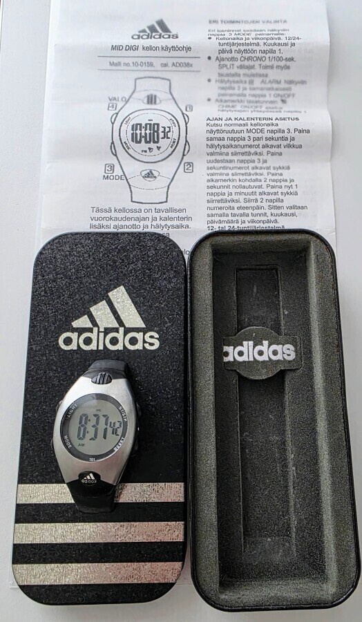 Adidas rannekello malli 10-0159