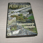 Peter Lovesey Ruusunnuppuja vainajalle  -sid - pikkukuva 1