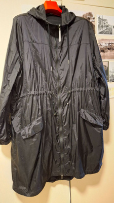 NAISTEN TAKKI XL XXL MUSTA