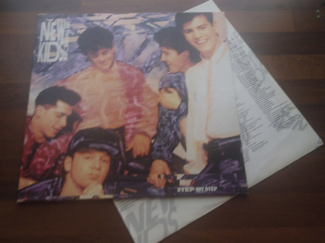 NEW KIDS ON THE BLOCK - STEP BY STEP ( LP . VINYYLI )