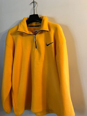 Nike pusero