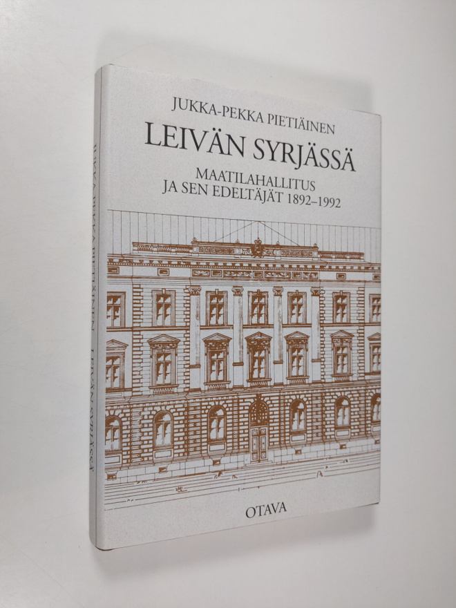 Jukka-Pekka Pietiäinen : Leivän syrjässä : Maatilahallitu...