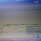 RAIDERS OF DA FUNK :: KEEP IT ROLLIN' : VINYYLI MAXI 12"1997 - pikkukuva 2