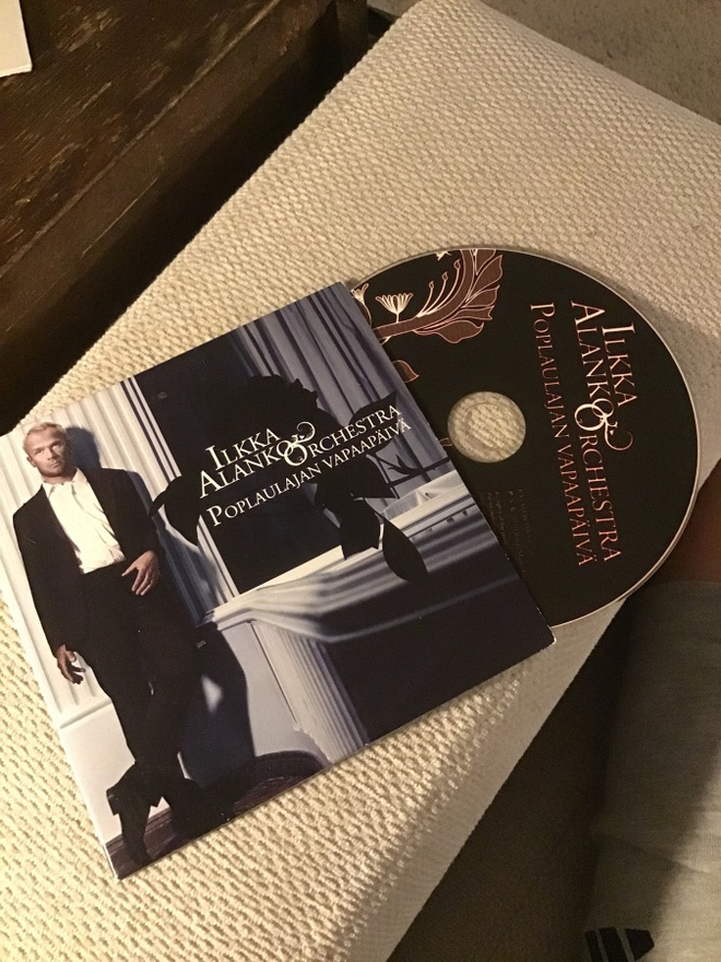 Ilkka Alanko Orchestra . Poplaulajan vapaapäivä CDS single