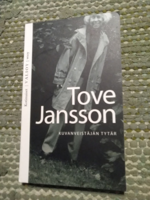 Tove Jansson: Kuvanveistäjän tytär -pokkari-