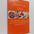 Julia Lawless : The Illustrated Encyclopedia of Essential... - pikkukuva 1