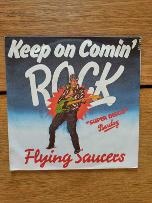 AUCTION - FLYING SAUCERS 7"