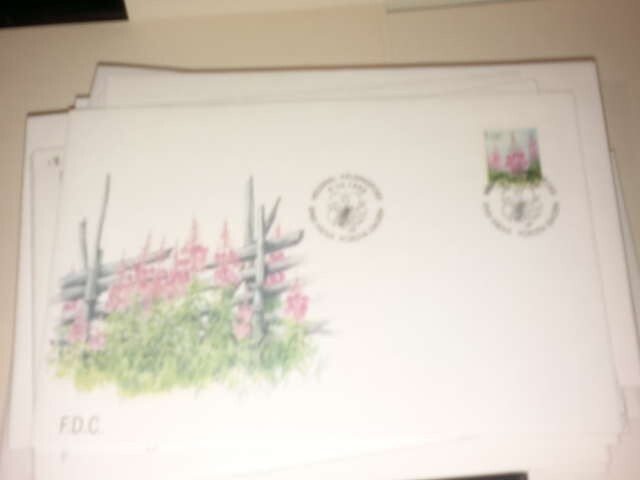 1992  Maakuntakukka 1lk tarramerkki  HALPA!