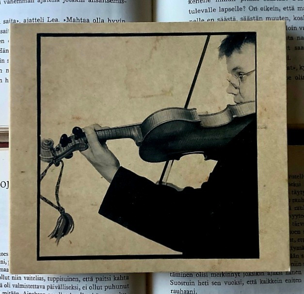 Arto Järvelä - Plays Fiddle / Soittaa viulua (CD)